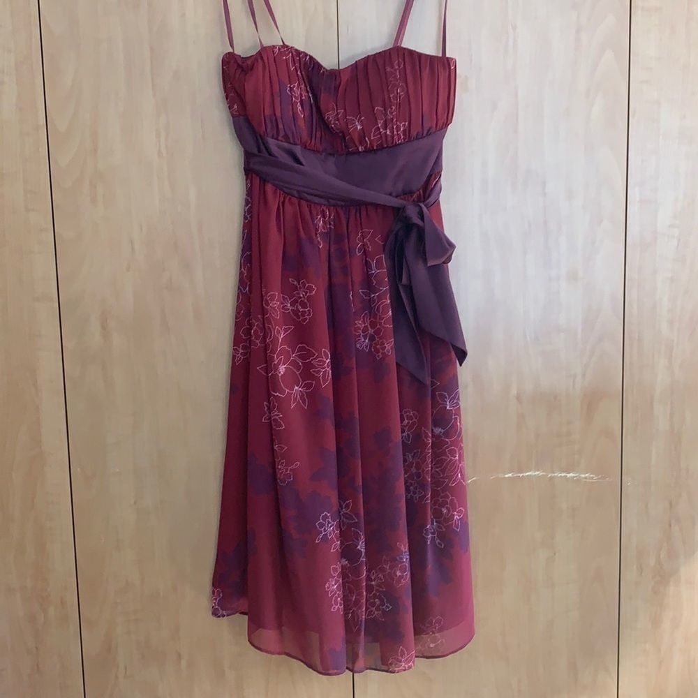 BCBG Strapless Dress size 6 red floral print ties